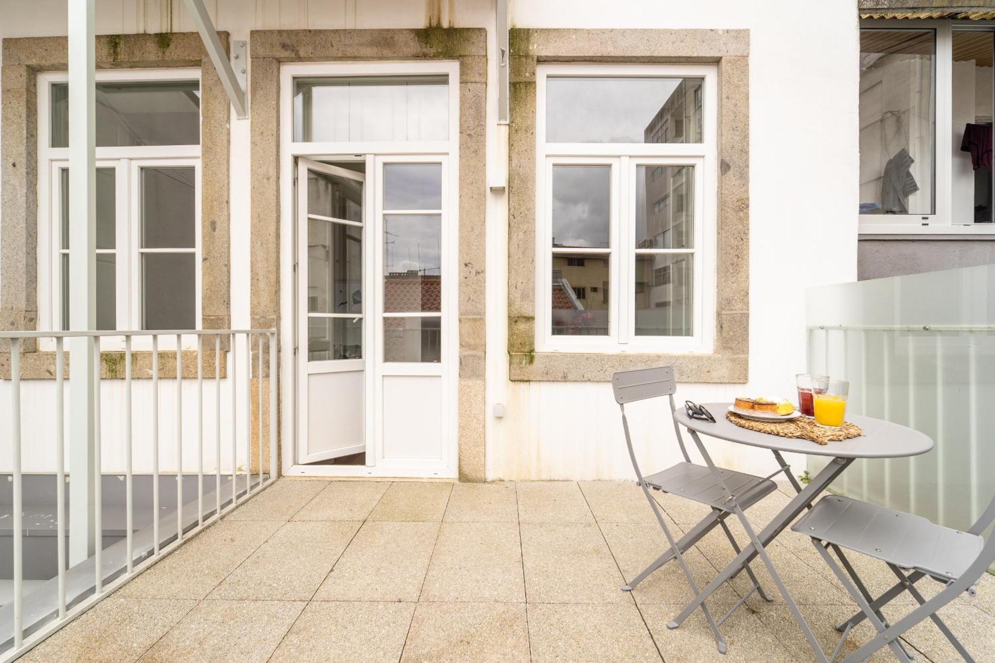 Escadaria 21 Apartment By House And People Braga Exteriör bild